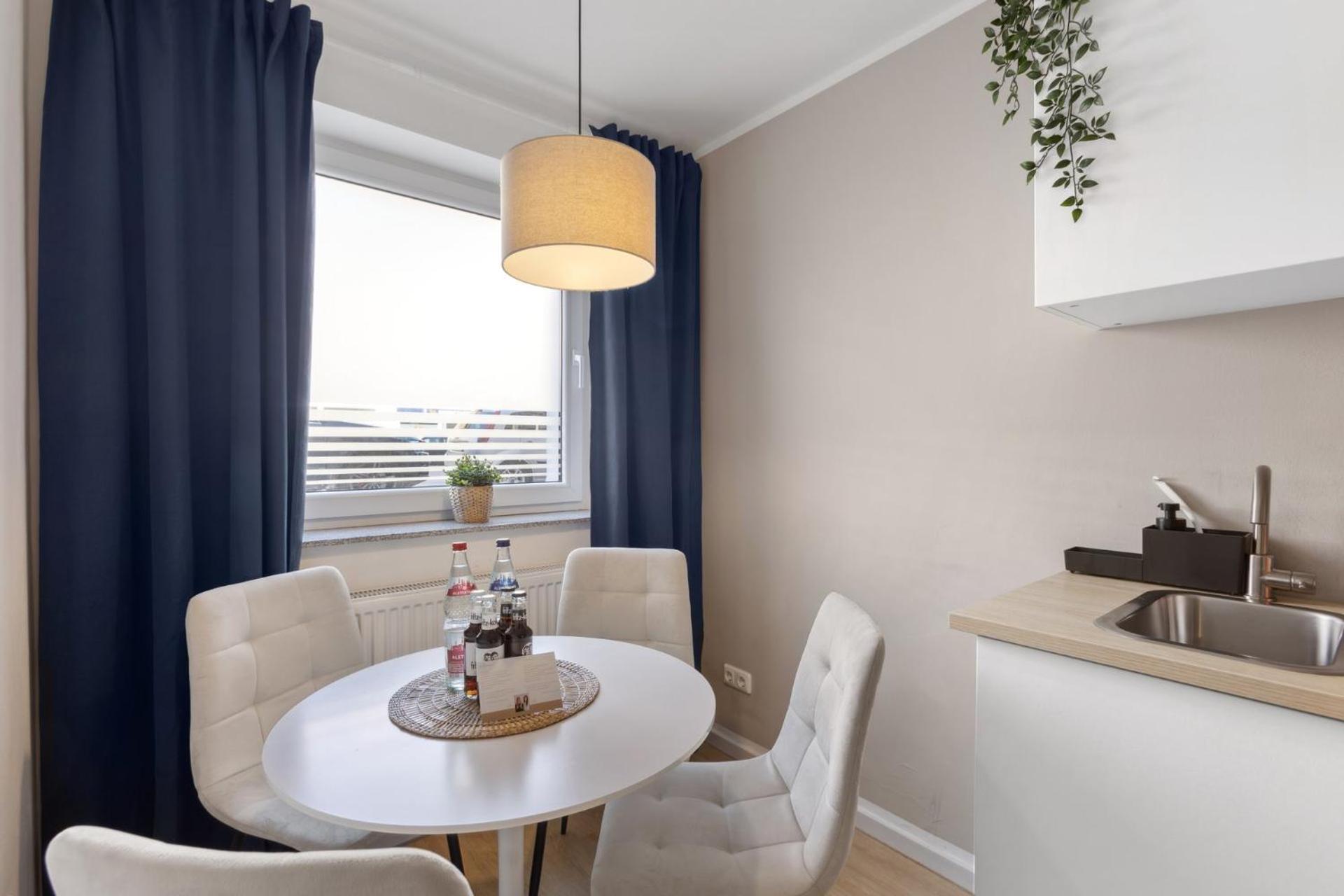 Apartment Stylisches 2-zimmer Ambient In Alsternaehe Mit Kingsize-bett & Schlafsofa